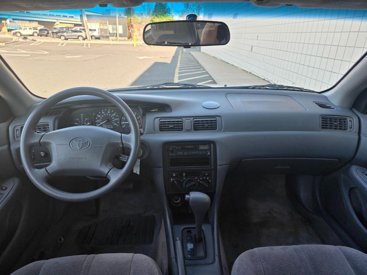 Toyota Camry 4dr Sdn LE Auto 1997