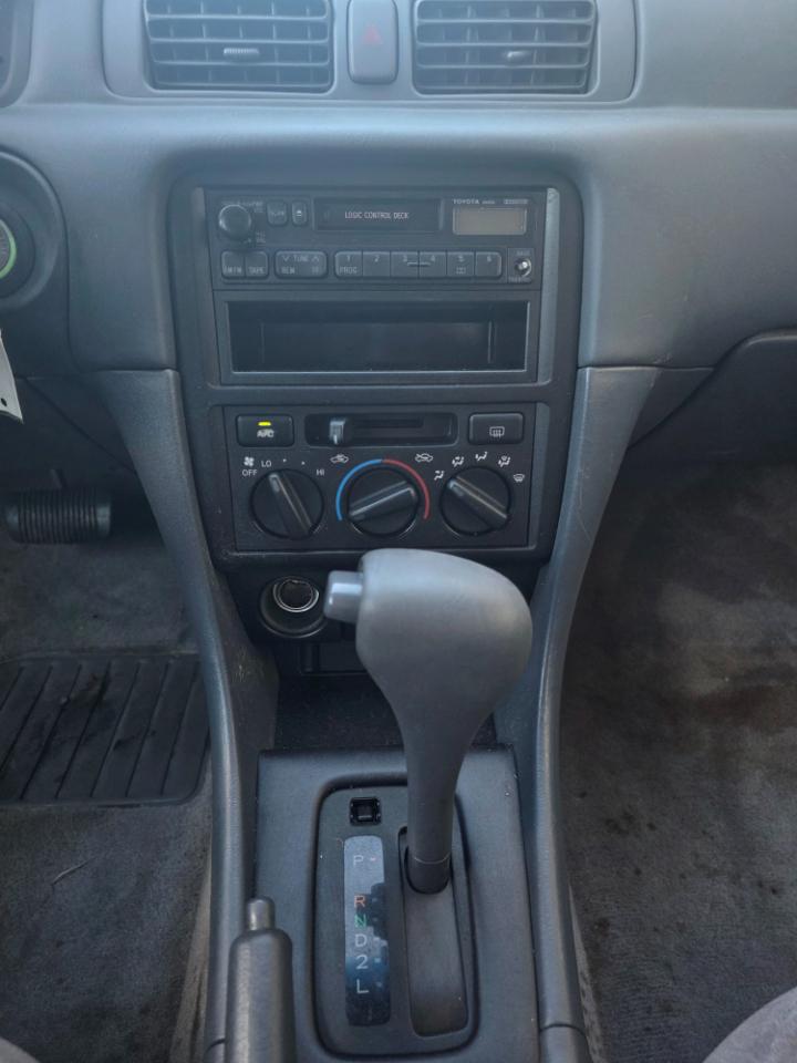 Toyota Camry 4dr Sdn LE Auto 1997