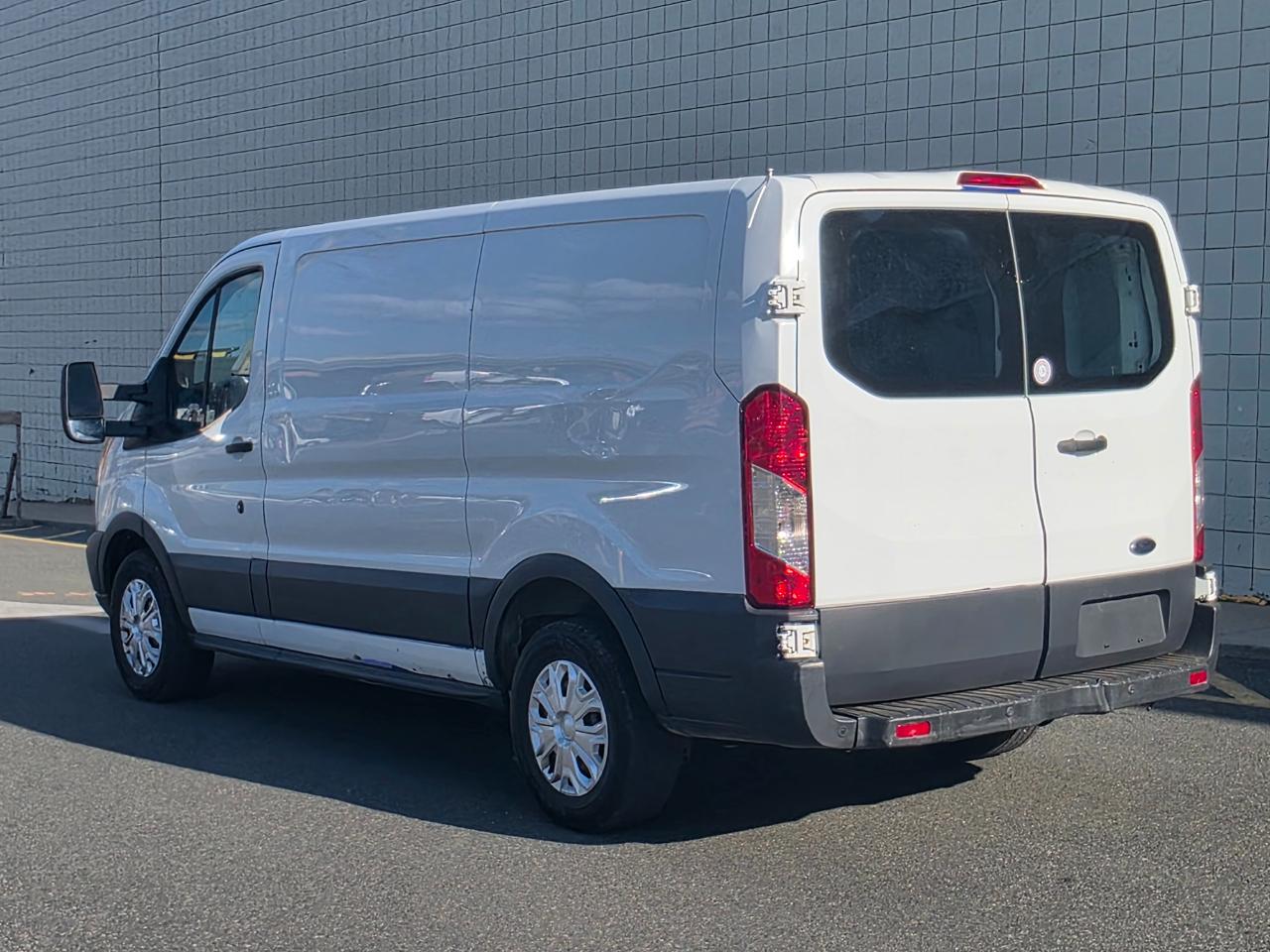 Ford Transit Cargo Van T-150 130" Low Rf 8600 GVWR Swing-Out RH Dr 2015