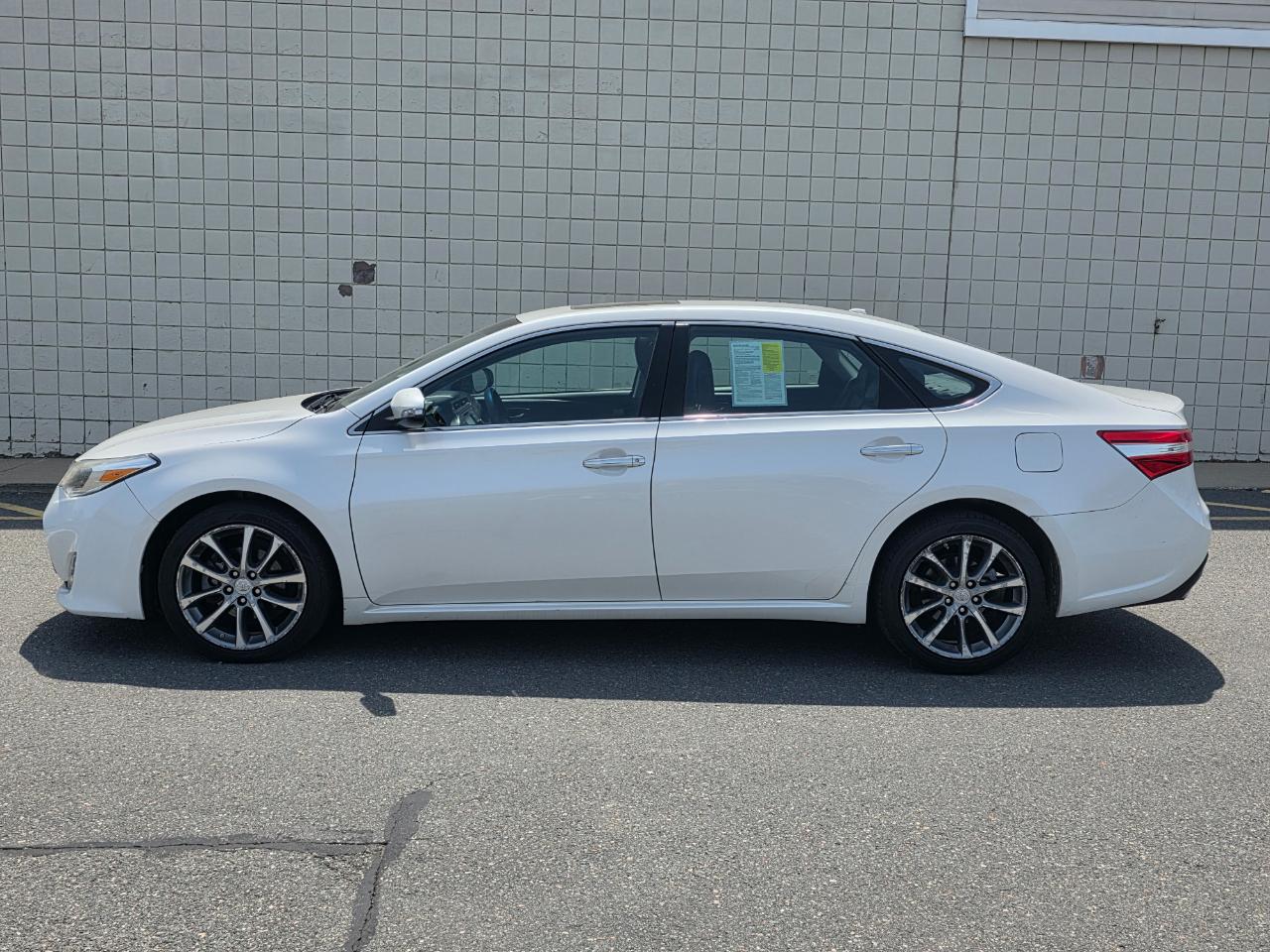 Toyota Avalon 4dr Sdn XLE Touring (Natl) 2015