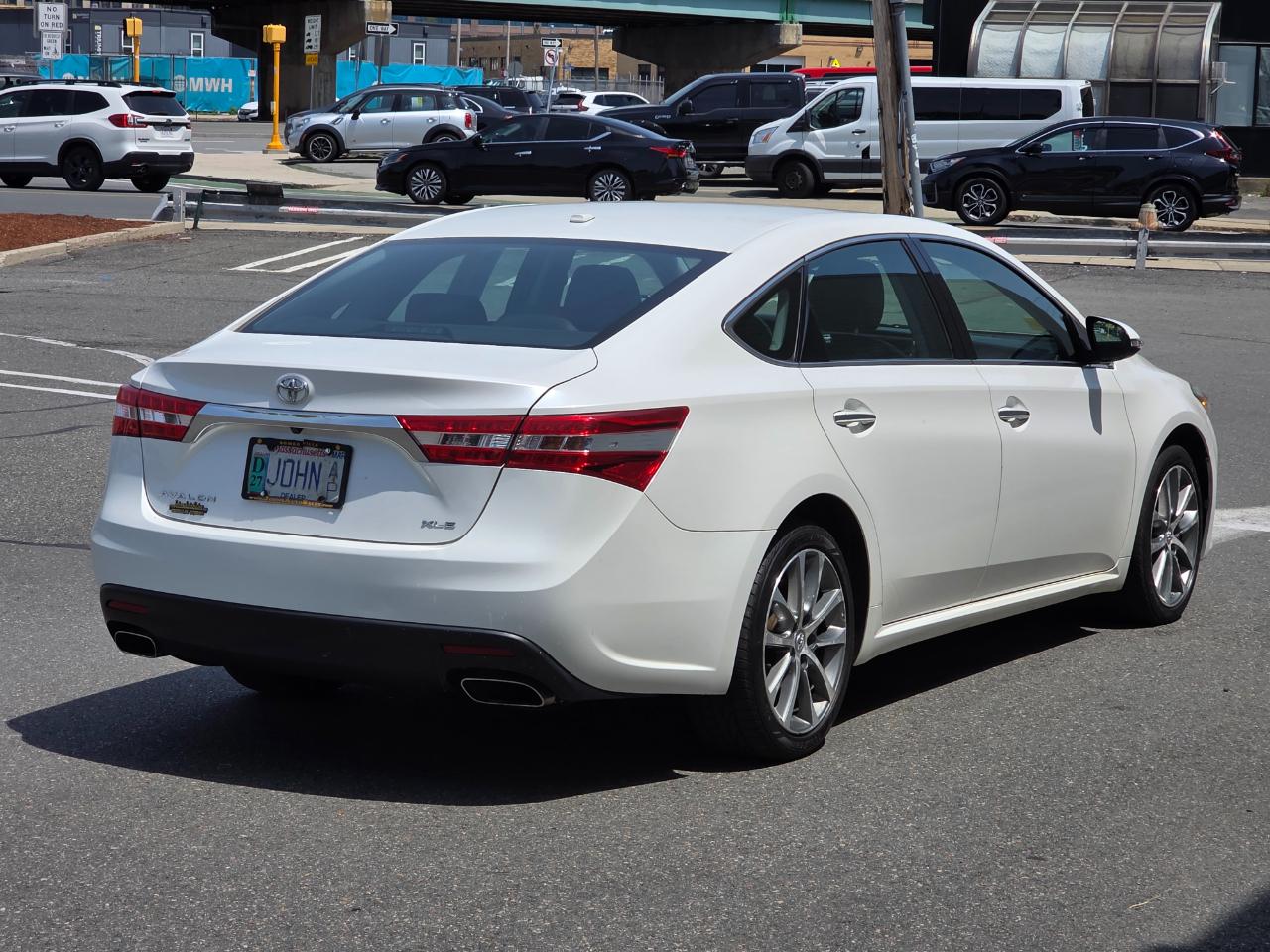 Toyota Avalon 4dr Sdn XLE Touring (Natl) 2015