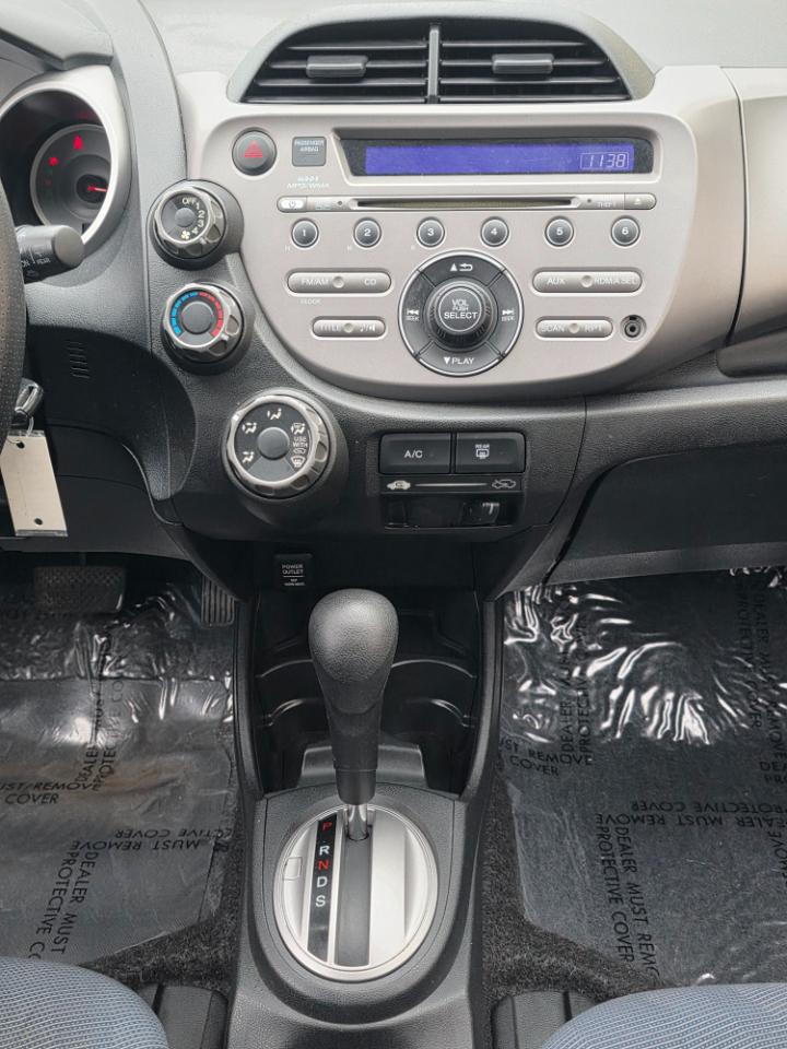 Honda Fit 5dr HB Auto Sport 2010