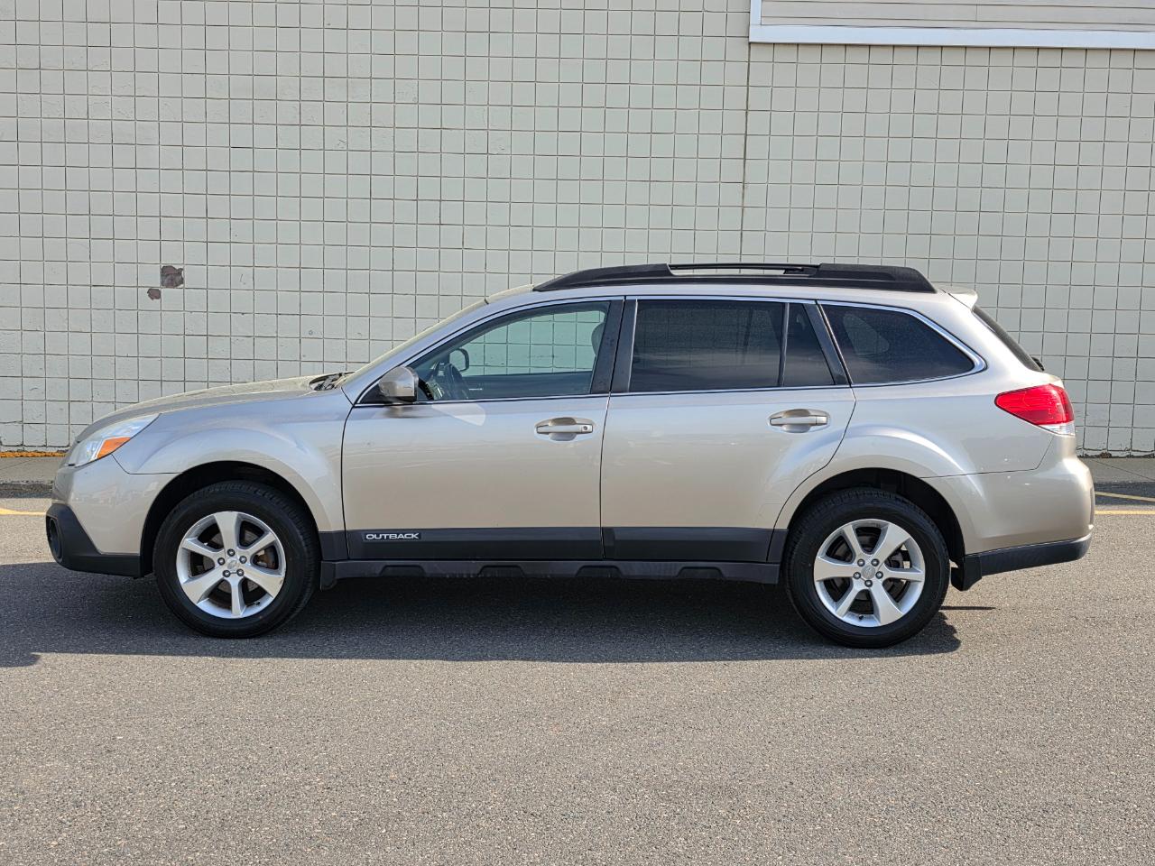 Subaru Outback 4dr Wgn H4 Auto 2.5i Limited 2014
