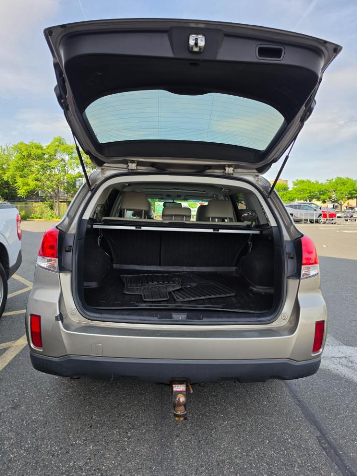 Subaru Outback 4dr Wgn H4 Auto 2.5i Limited 2014