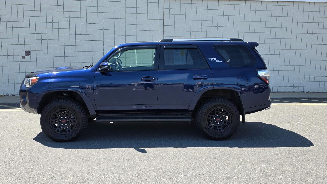 Toyota 4Runner TRD Off Road Premium 4WD (Natl) 2018