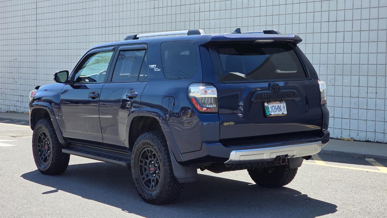 Toyota 4Runner TRD Off Road Premium 4WD (Natl) 2018