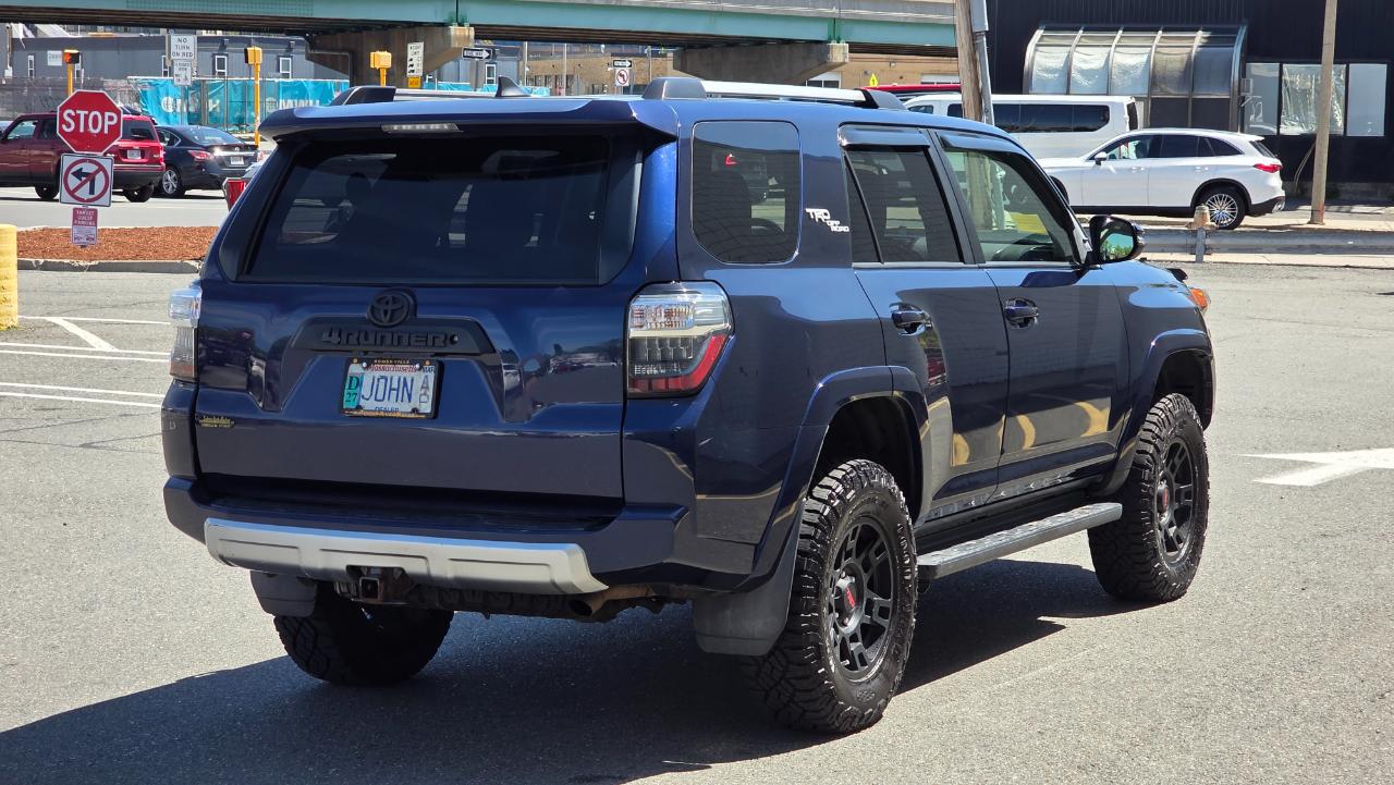 Toyota 4Runner TRD Off Road Premium 4WD (Natl) 2018