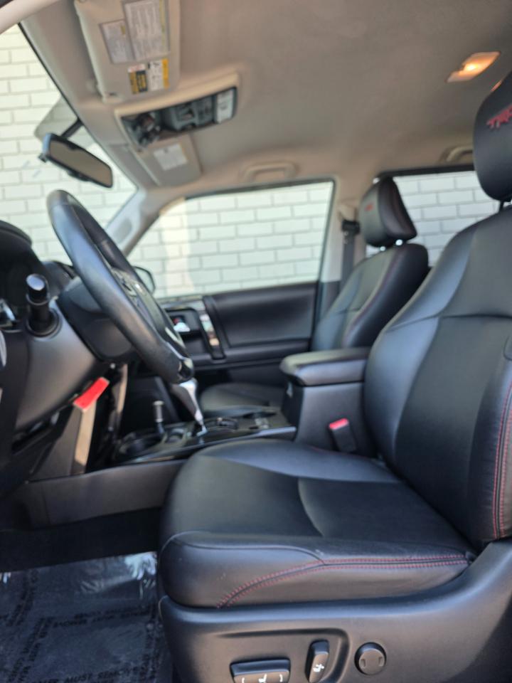 Toyota 4Runner TRD Off Road Premium 4WD (Natl) 2018