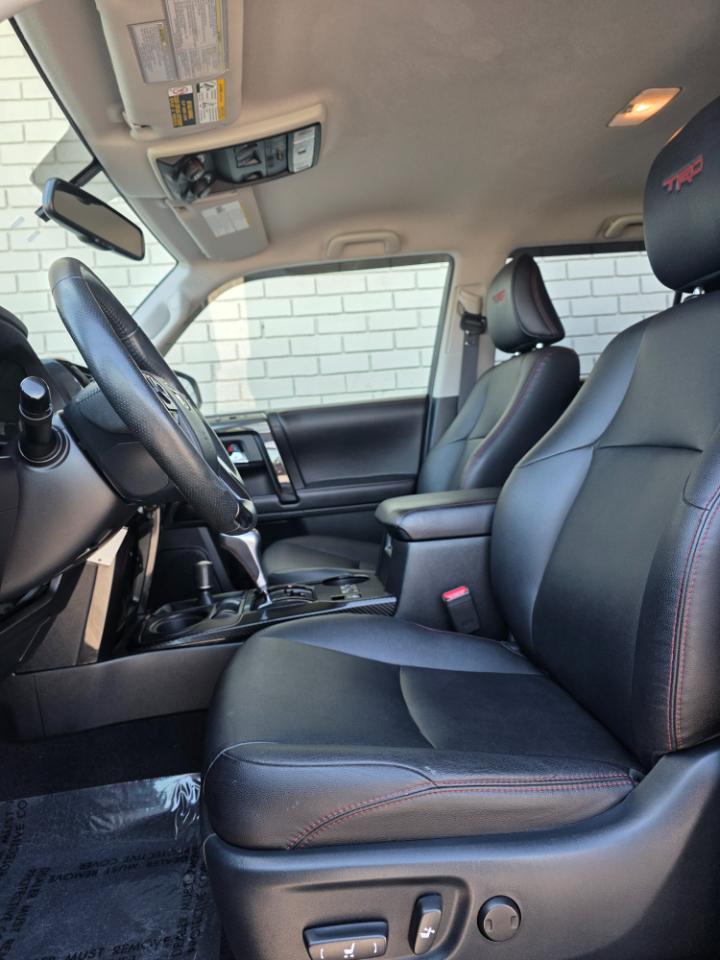 Toyota 4Runner TRD Off Road Premium 4WD (Natl) 2018