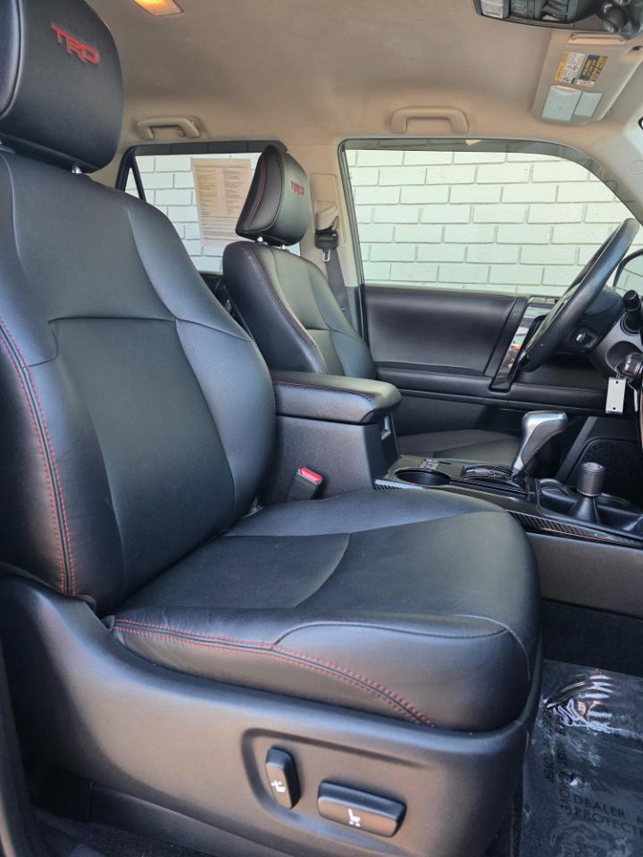 Toyota 4Runner TRD Off Road Premium 4WD (Natl) 2018