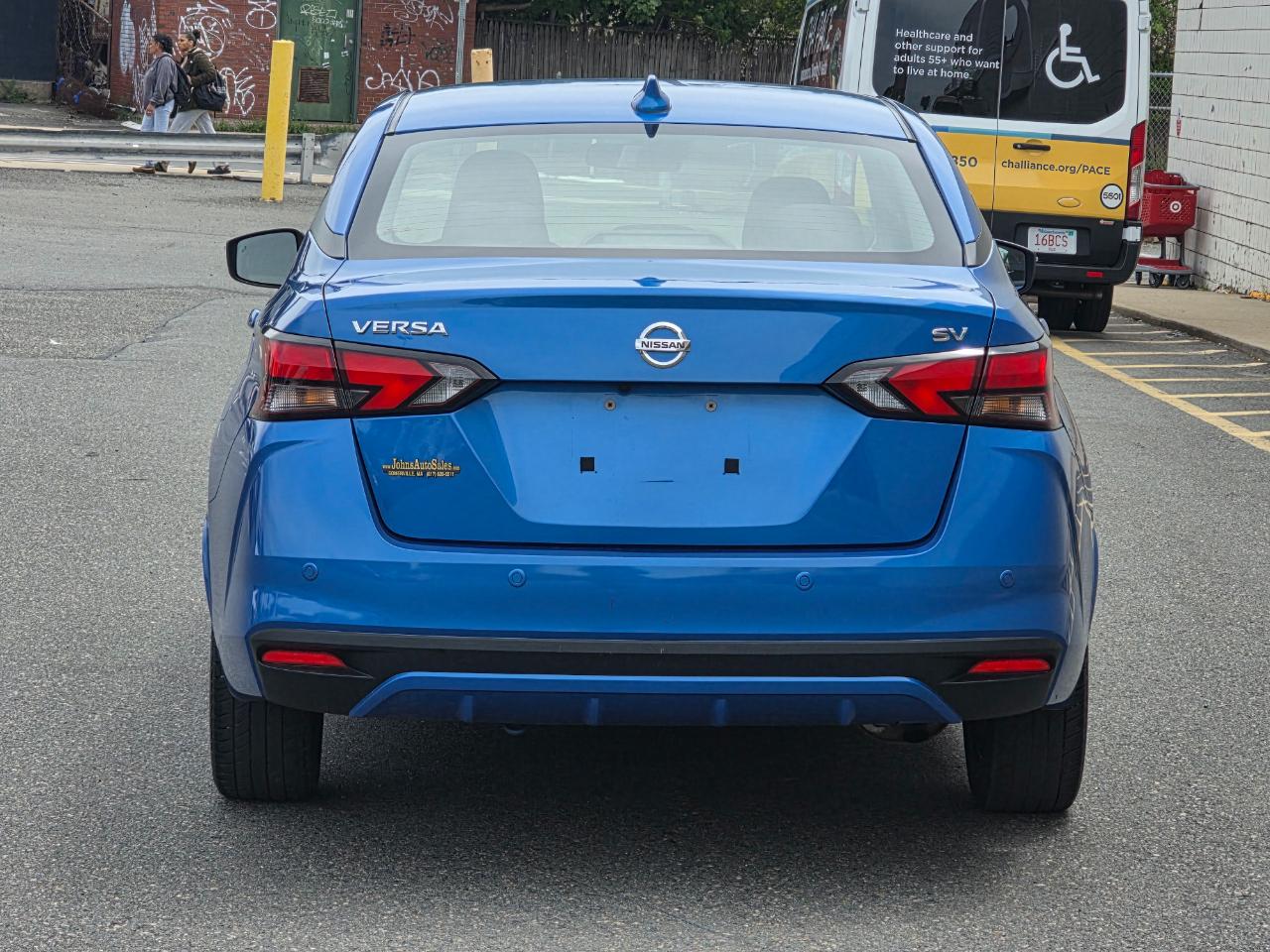 Nissan Versa SV CVT 2021