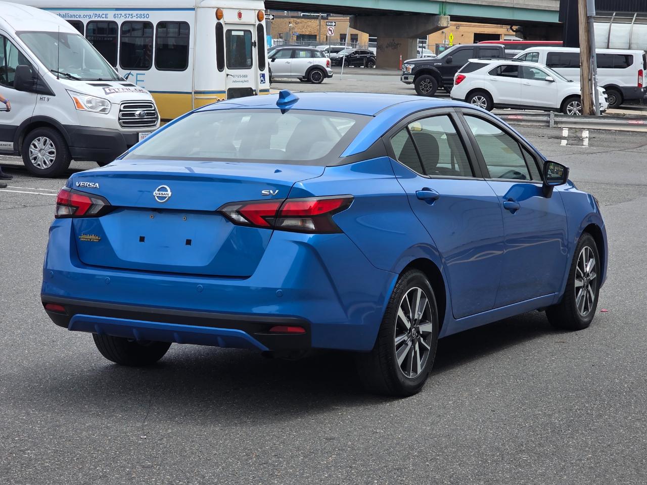 Nissan Versa SV CVT 2021