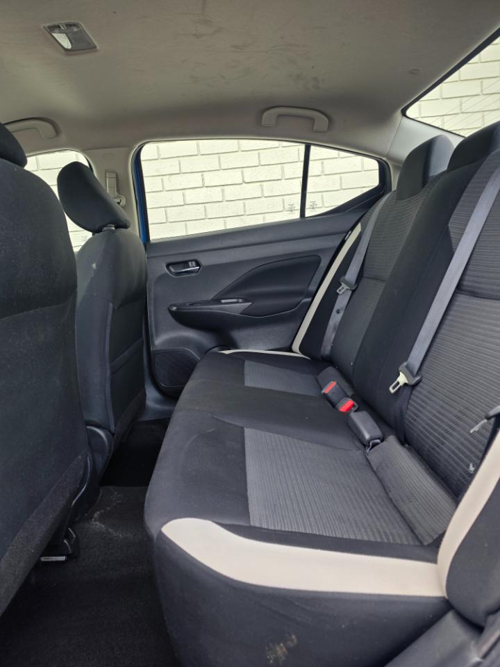 Nissan Versa SV CVT 2021