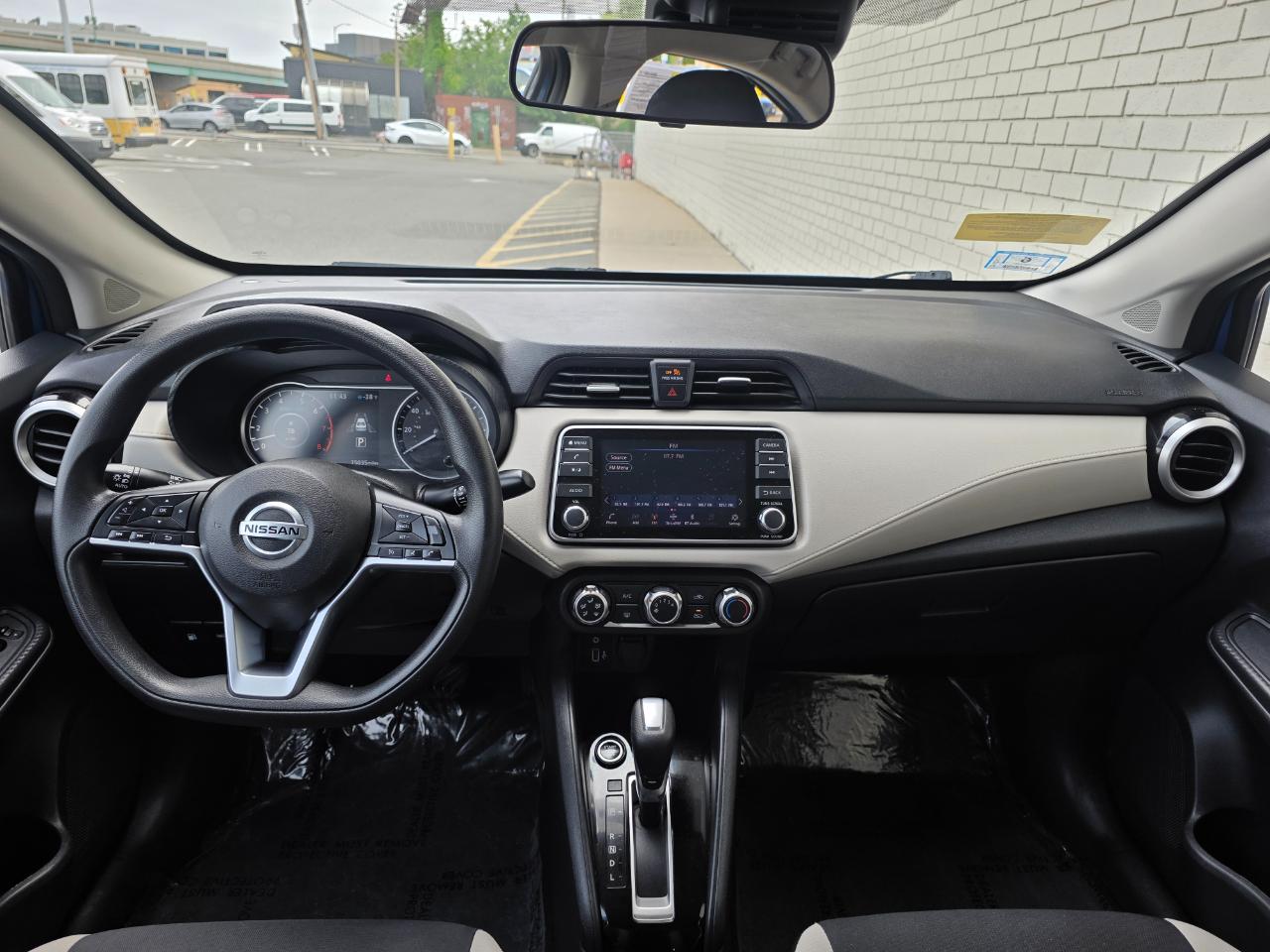 Nissan Versa SV CVT 2021