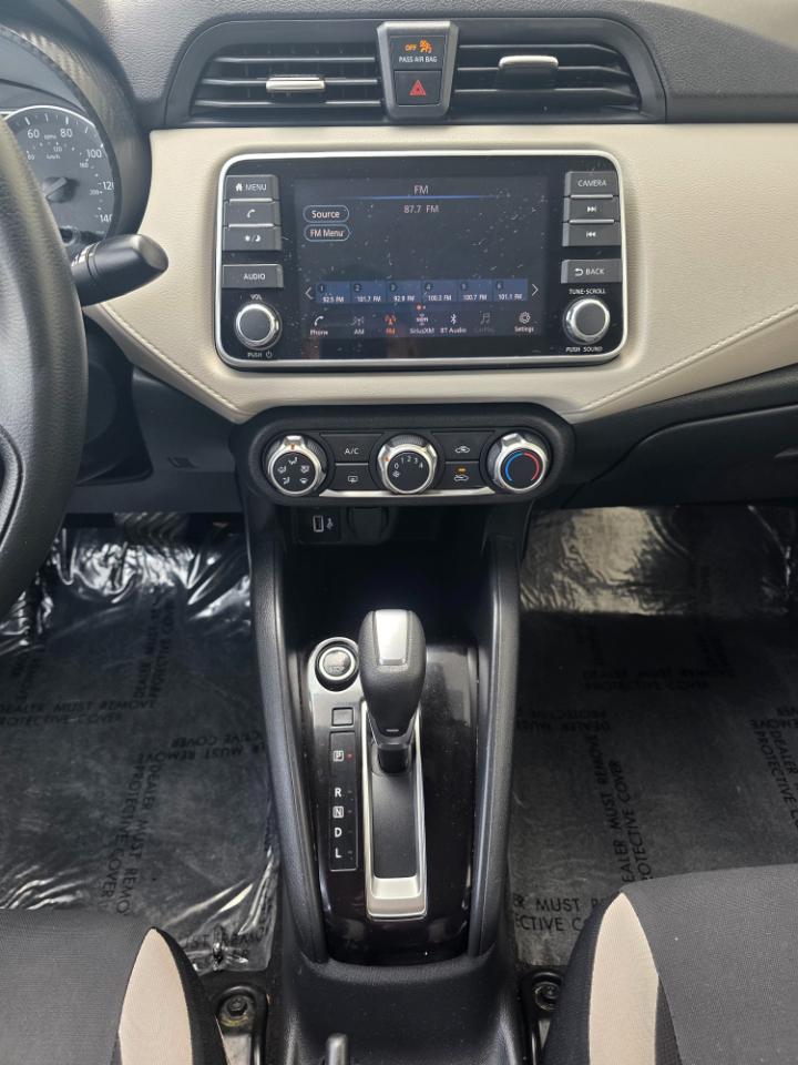 Nissan Versa SV CVT 2021