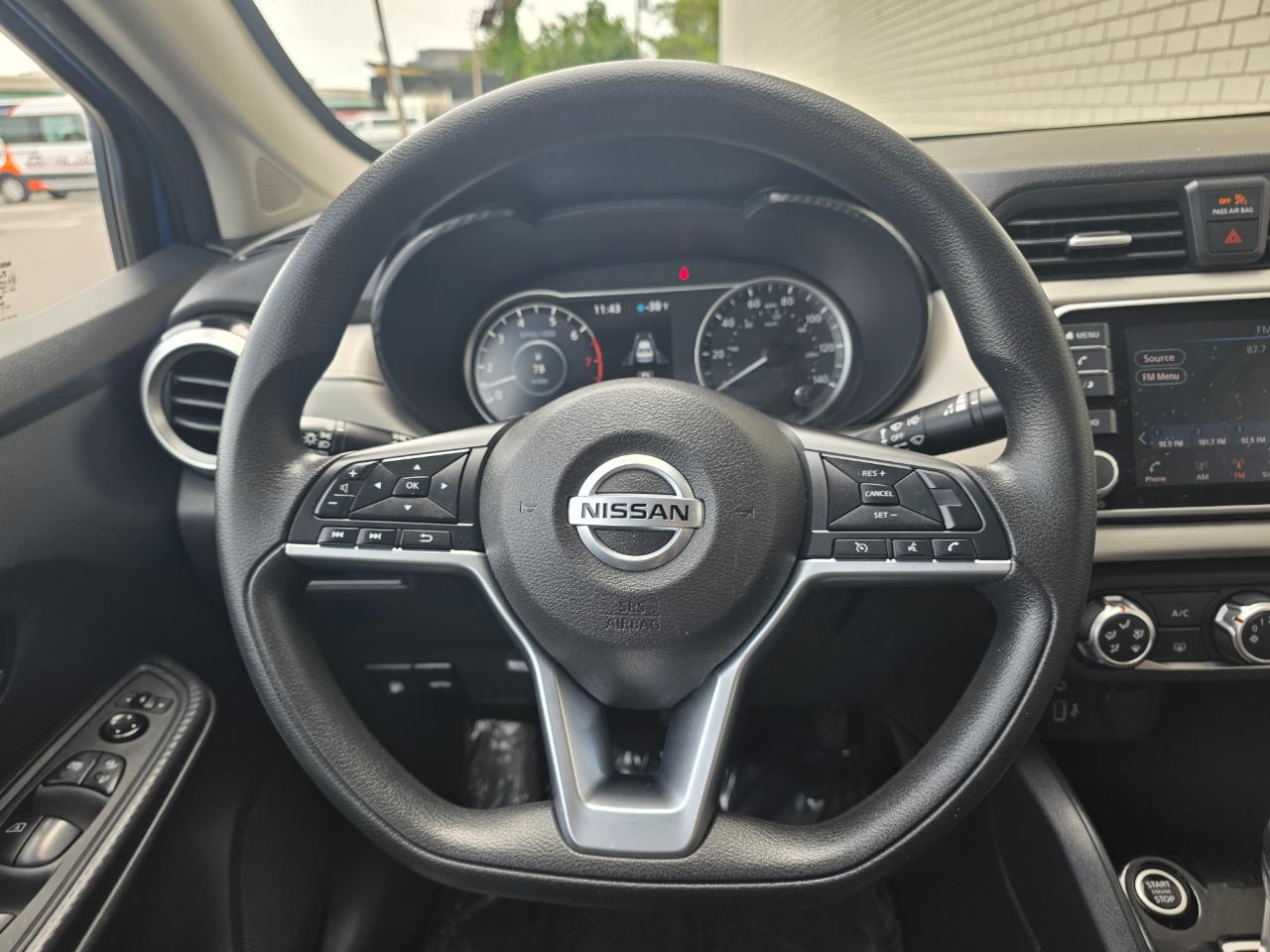Nissan Versa SV CVT 2021