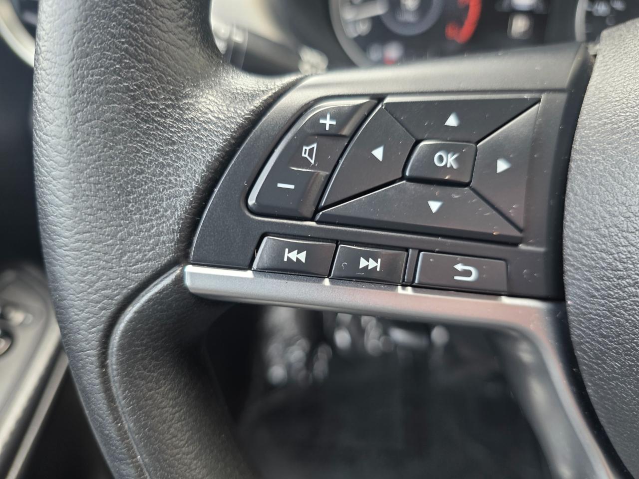 Nissan Versa SV CVT 2021