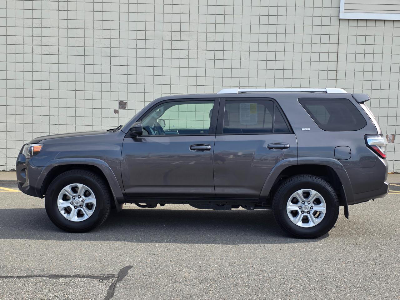 Toyota 4Runner SR5 Premium 2WD (Natl) 2017