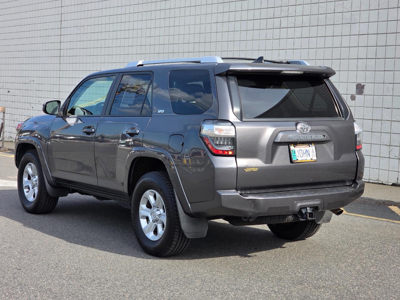 Toyota 4Runner SR5 Premium 2WD (Natl) 2017