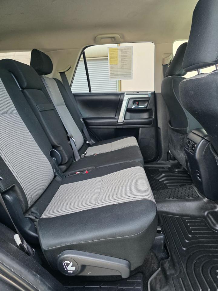 Toyota 4Runner SR5 Premium 2WD (Natl) 2017