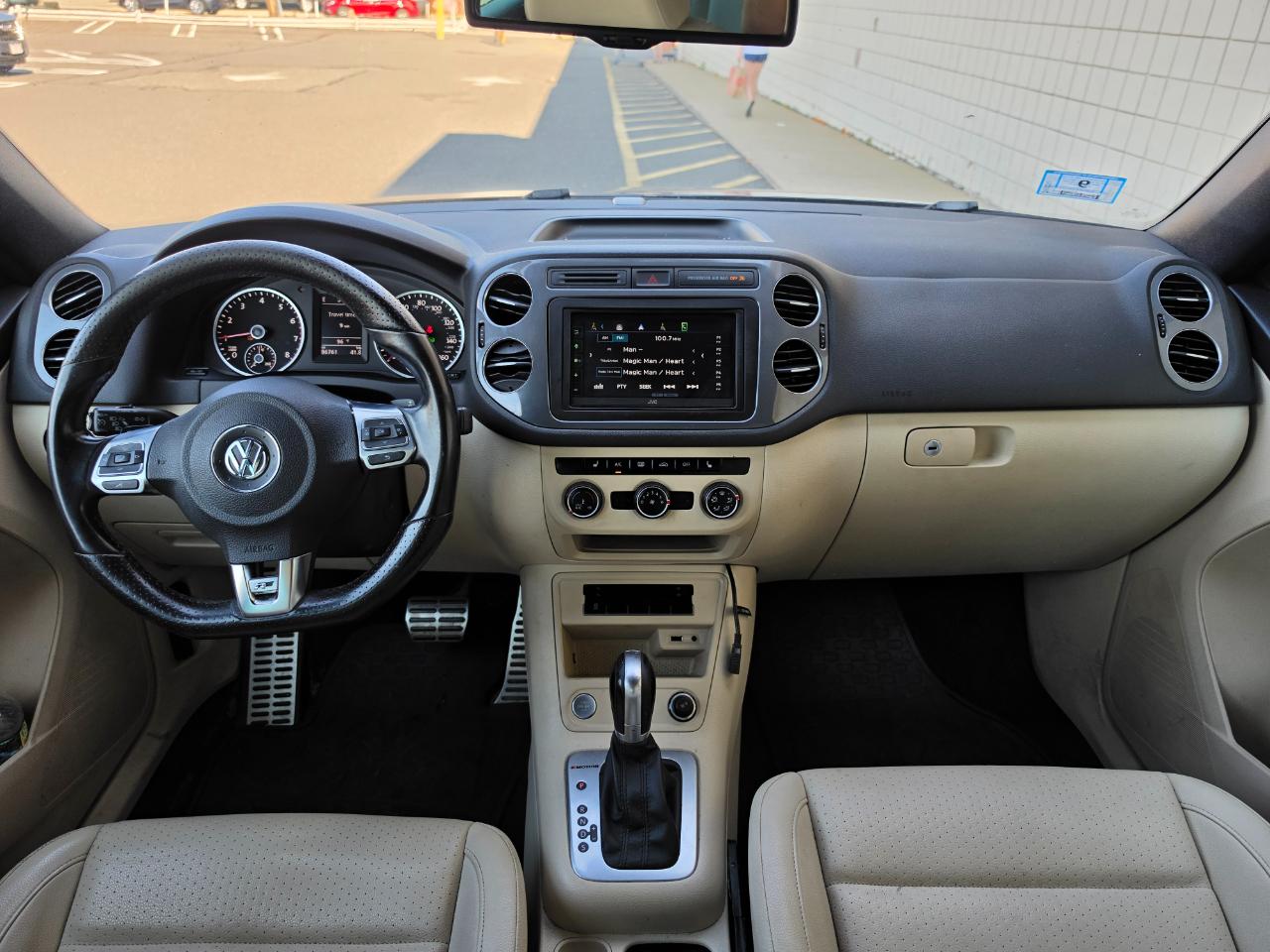 Volkswagen Tiguan 4MOTION 4dr Auto R-Line 2016