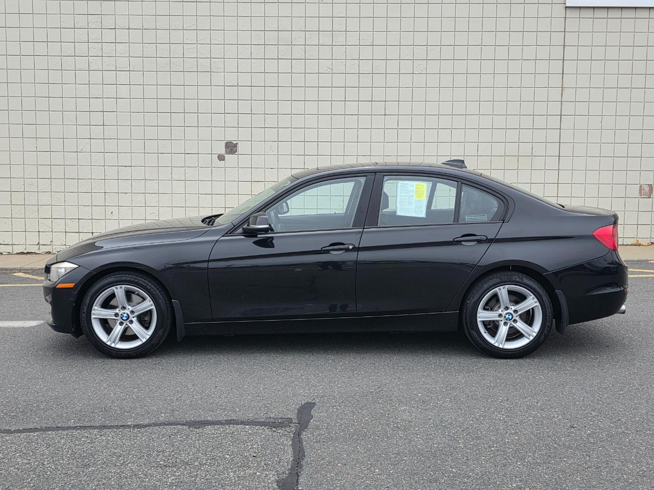 BMW 3 Series 4dr Sdn 320i xDrive AWD 2014