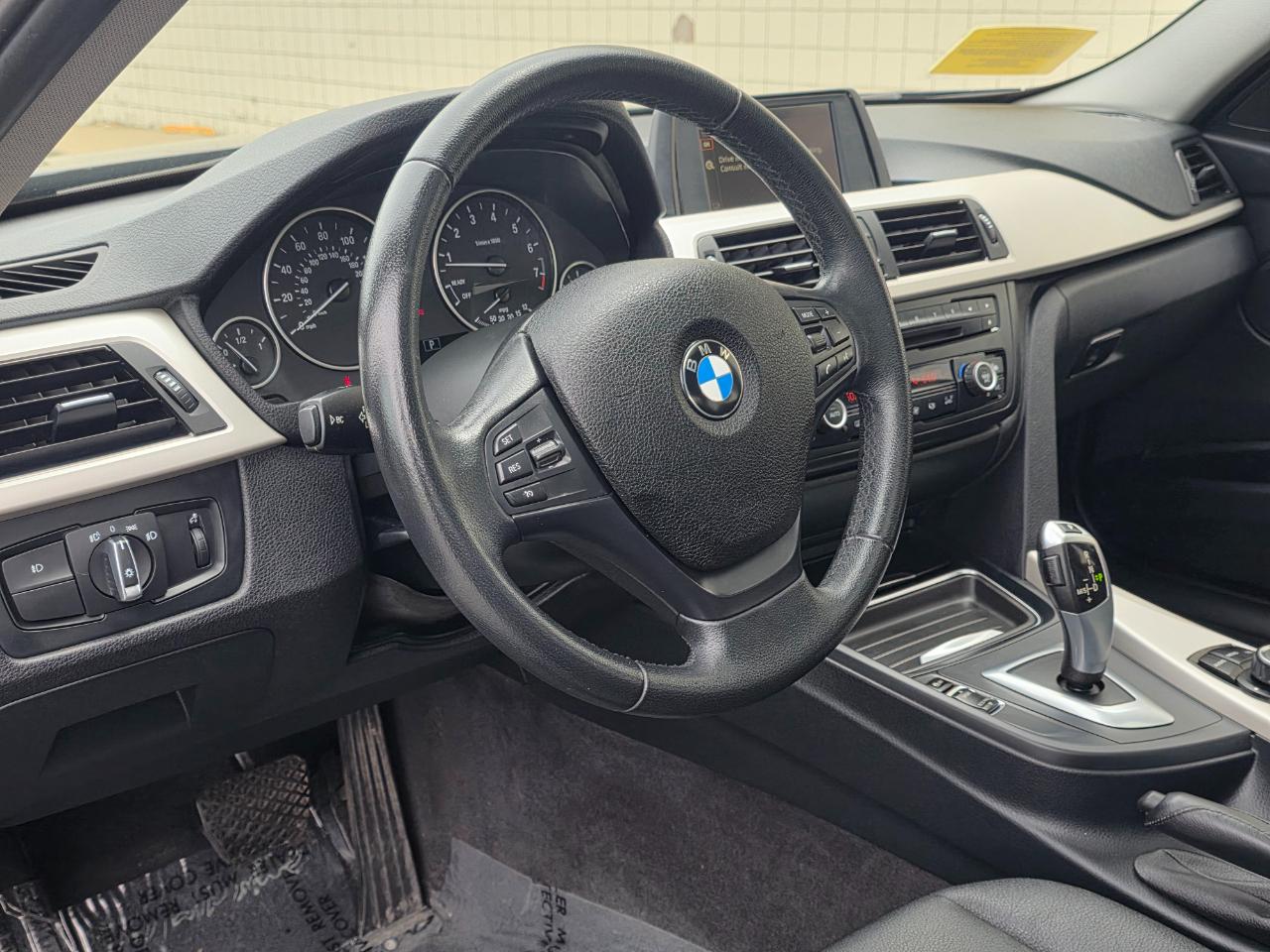 BMW 3 Series 4dr Sdn 320i xDrive AWD 2014