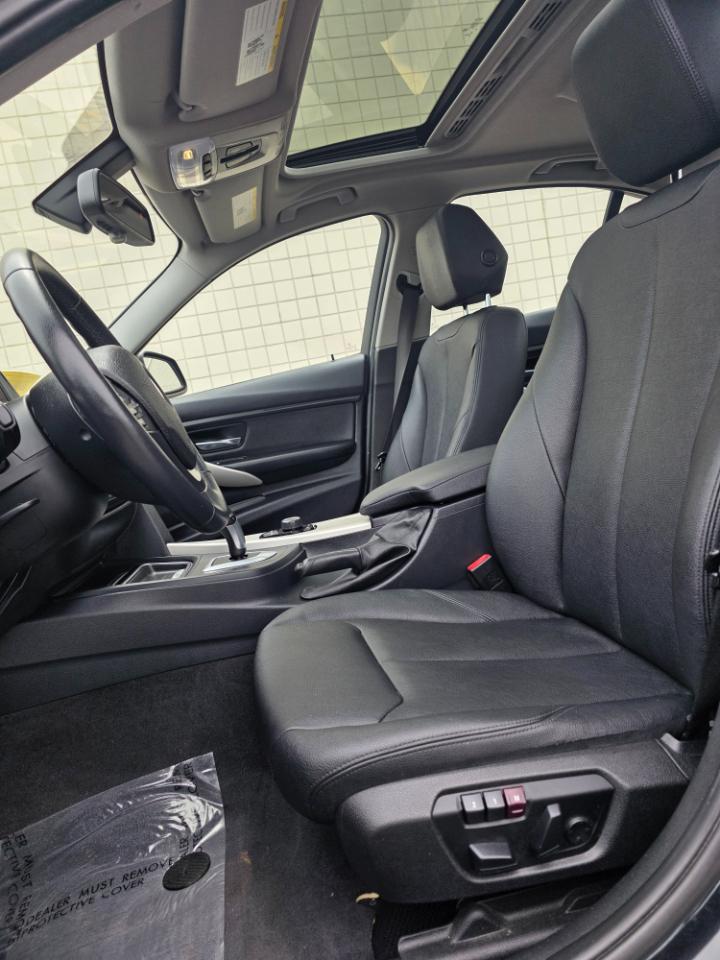BMW 3 Series 4dr Sdn 320i xDrive AWD 2014