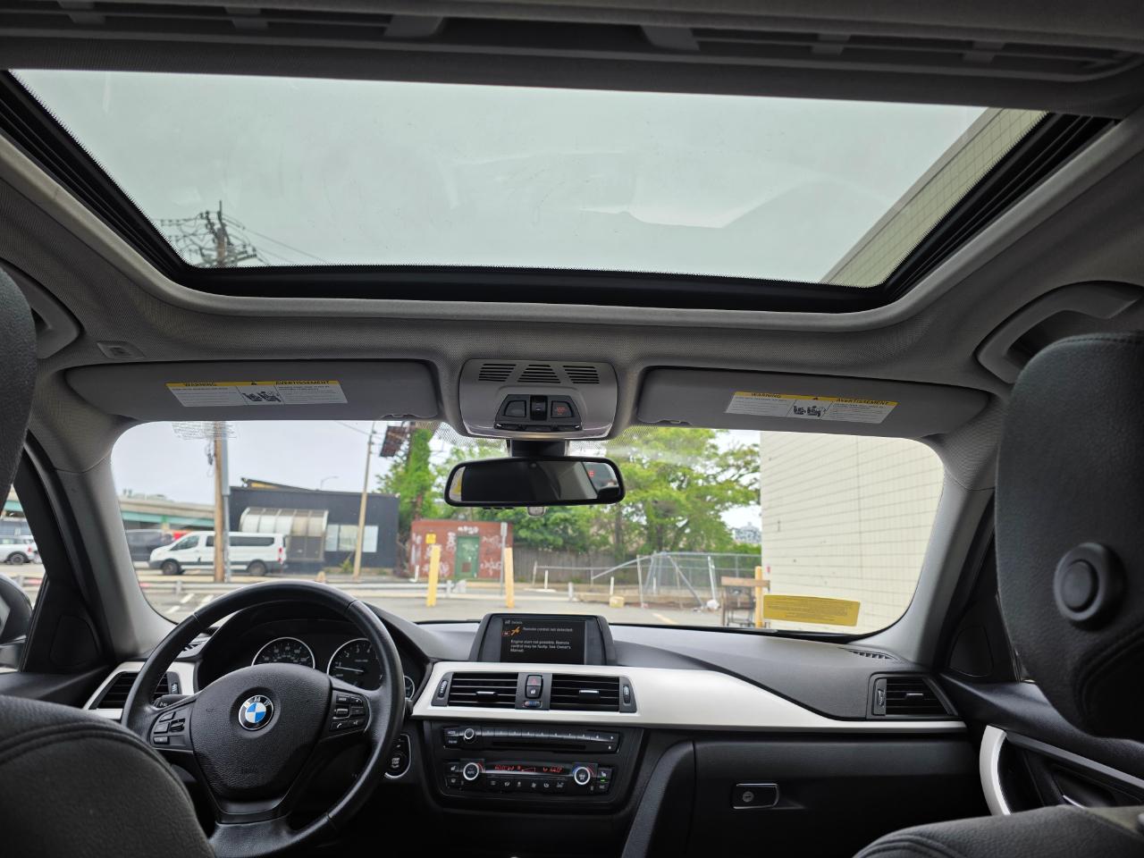 BMW 3 Series 4dr Sdn 320i xDrive AWD 2014