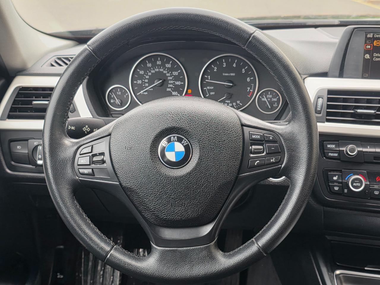 BMW 3 Series 4dr Sdn 320i xDrive AWD 2014