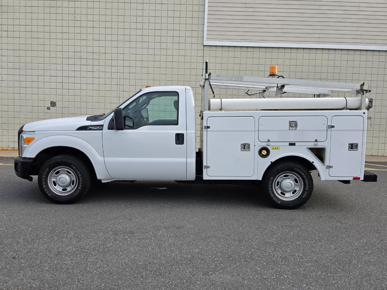 Ford Super Duty F-250 SRW  2011