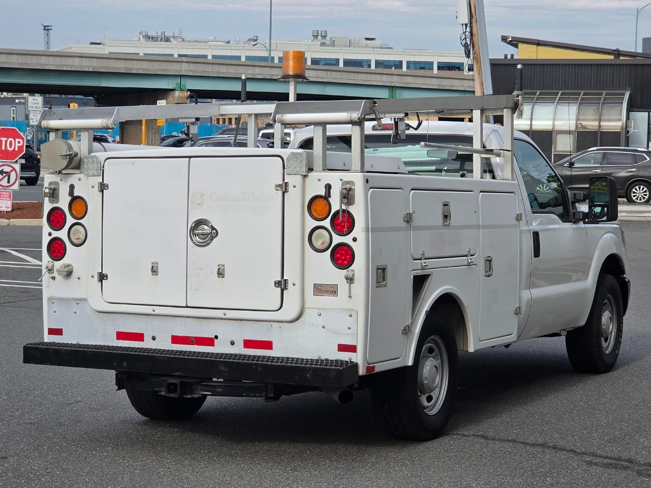 Ford Super Duty F-250 SRW  2011
