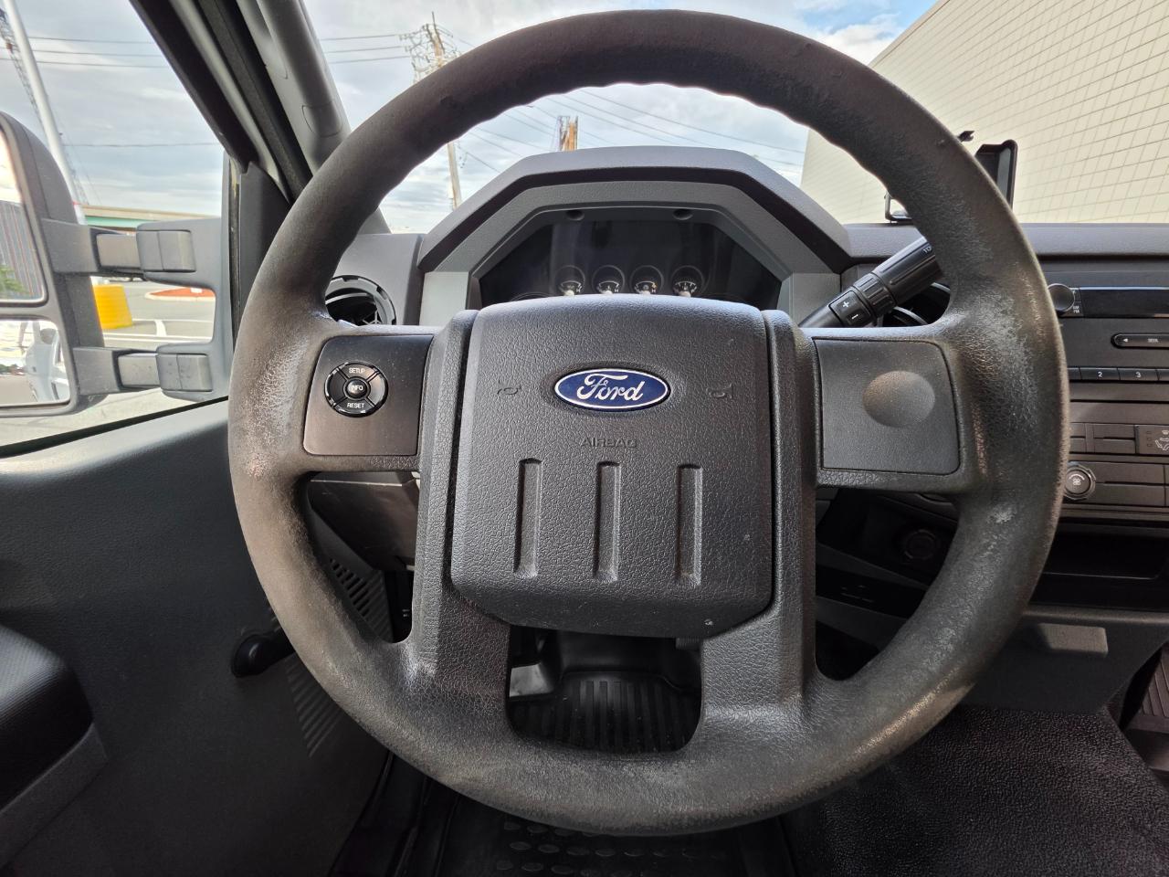 Ford Super Duty F-250 SRW  2011