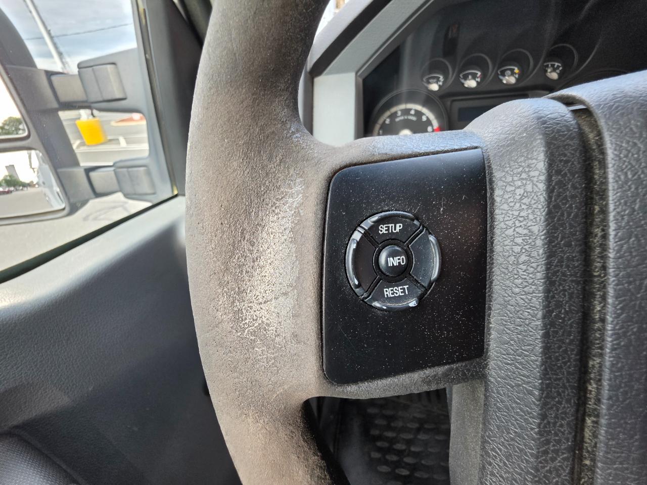 Ford Super Duty F-250 SRW  2011