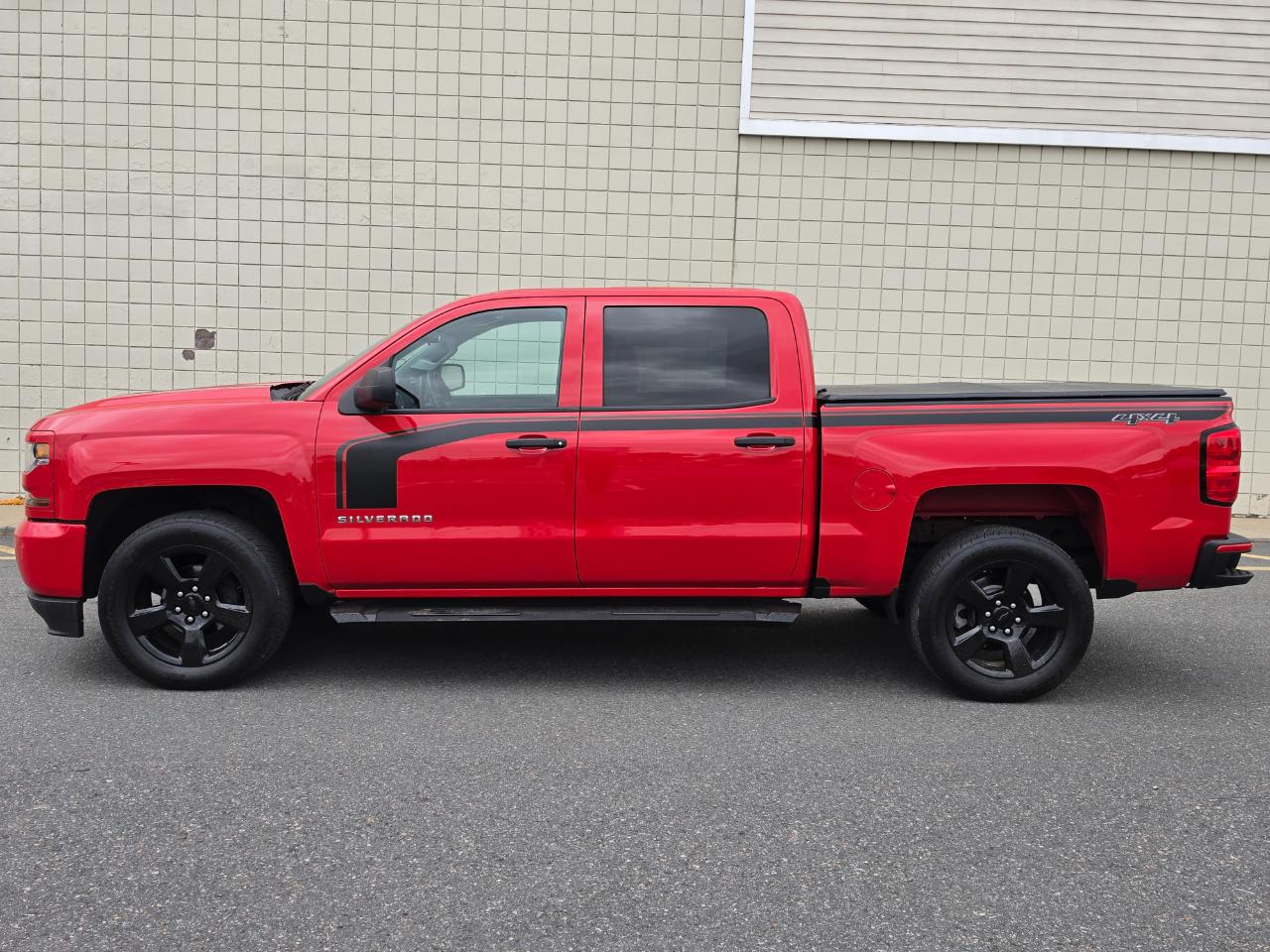 Chevrolet Silverado 1500 4WD Crew Cab 143.5" Custom 2018