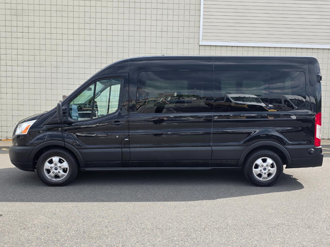 Ford Transit Passenger Wagon T-350 148" Med Roof XLT Sliding RH Dr 2019