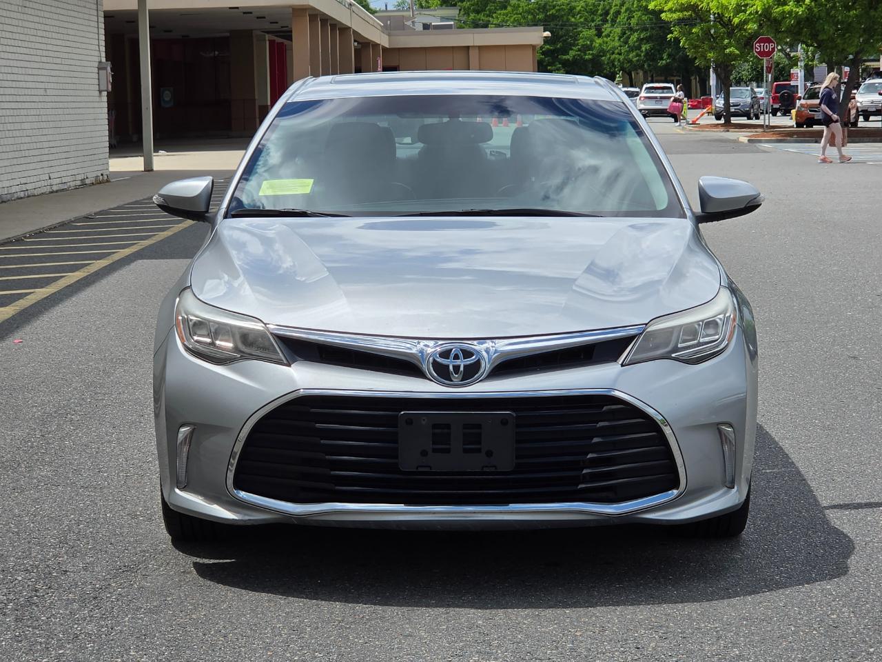 Toyota Avalon 4dr Sdn XLE Premium (Natl) 2016
