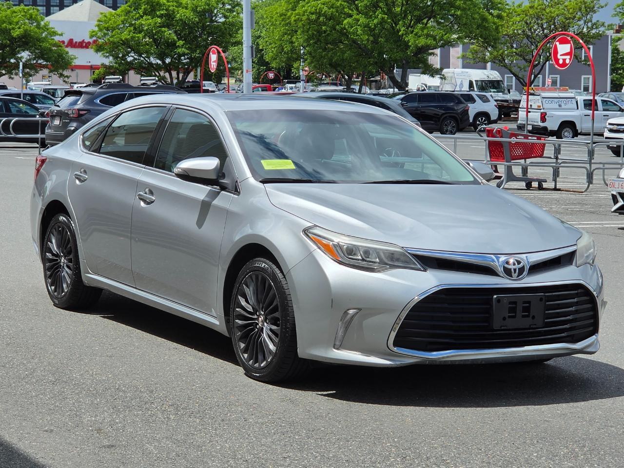 Toyota Avalon 4dr Sdn XLE Premium (Natl) 2016