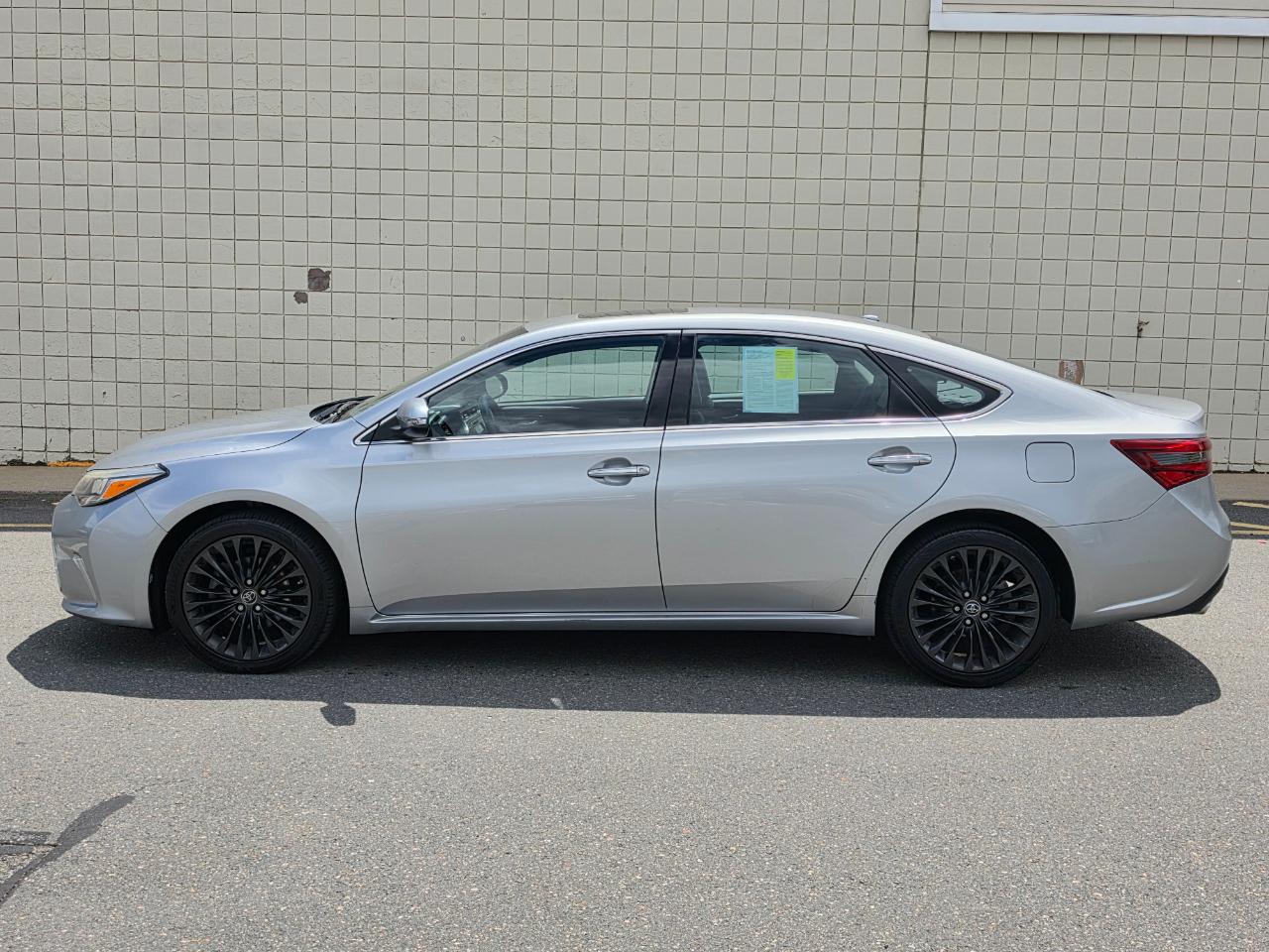 Toyota Avalon 4dr Sdn XLE Premium (Natl) 2016