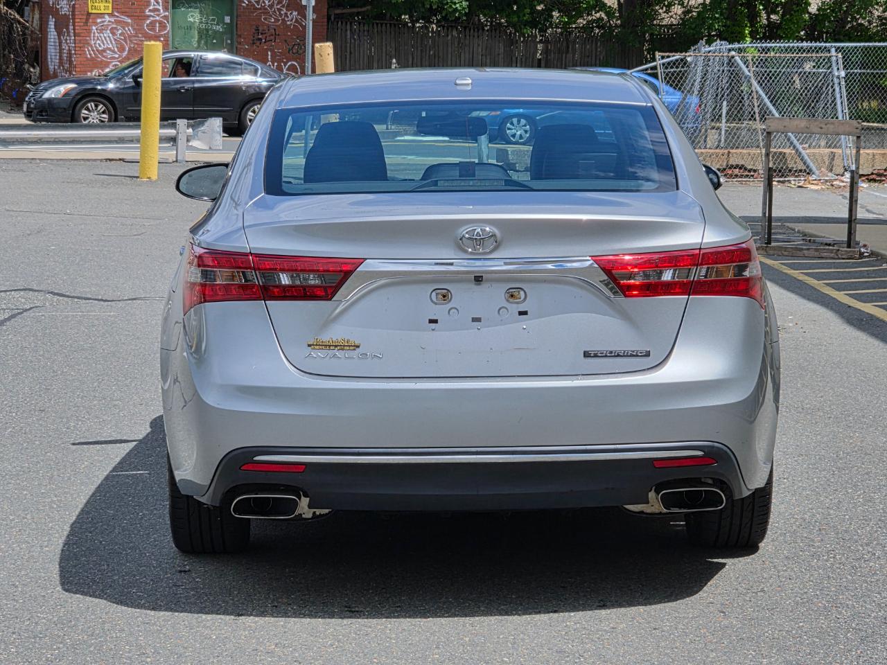 Toyota Avalon 4dr Sdn XLE Premium (Natl) 2016