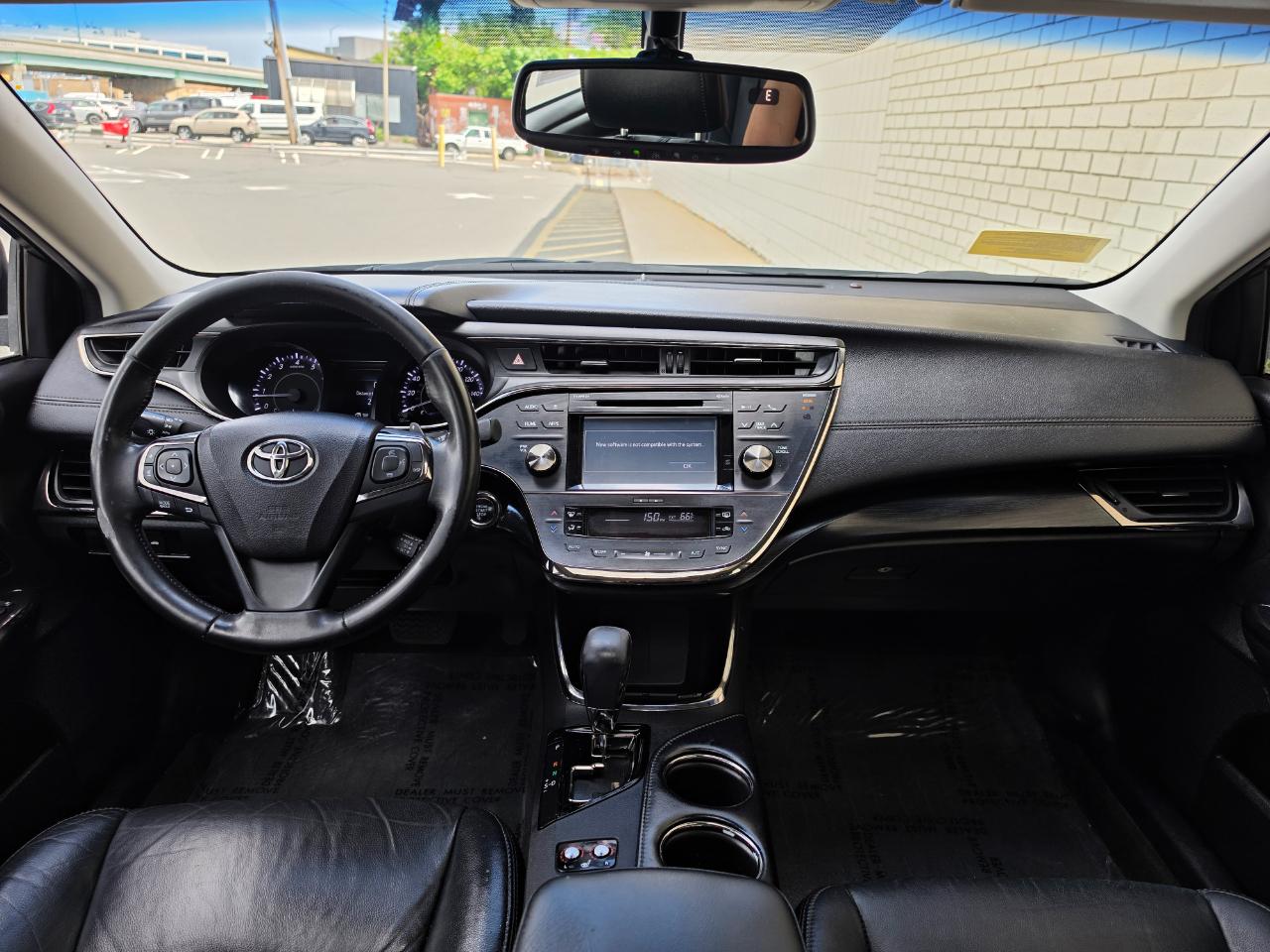 Toyota Avalon 4dr Sdn XLE Premium (Natl) 2016