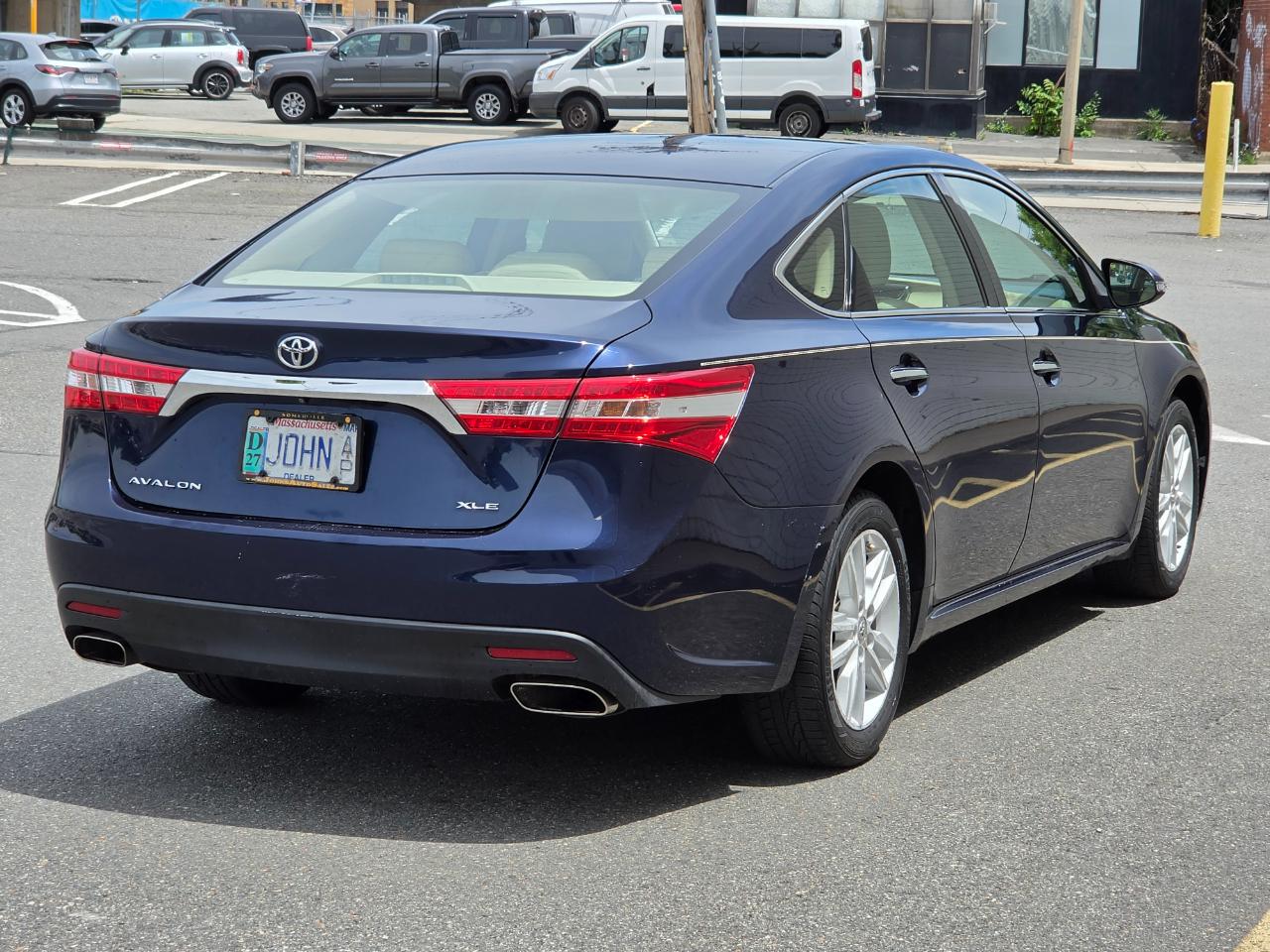 Toyota Avalon 4dr Sdn XLE Premium (Natl) 2013