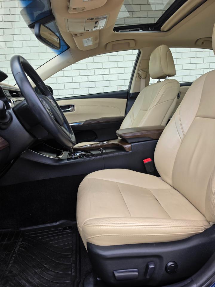 Toyota Avalon 4dr Sdn XLE Premium (Natl) 2013