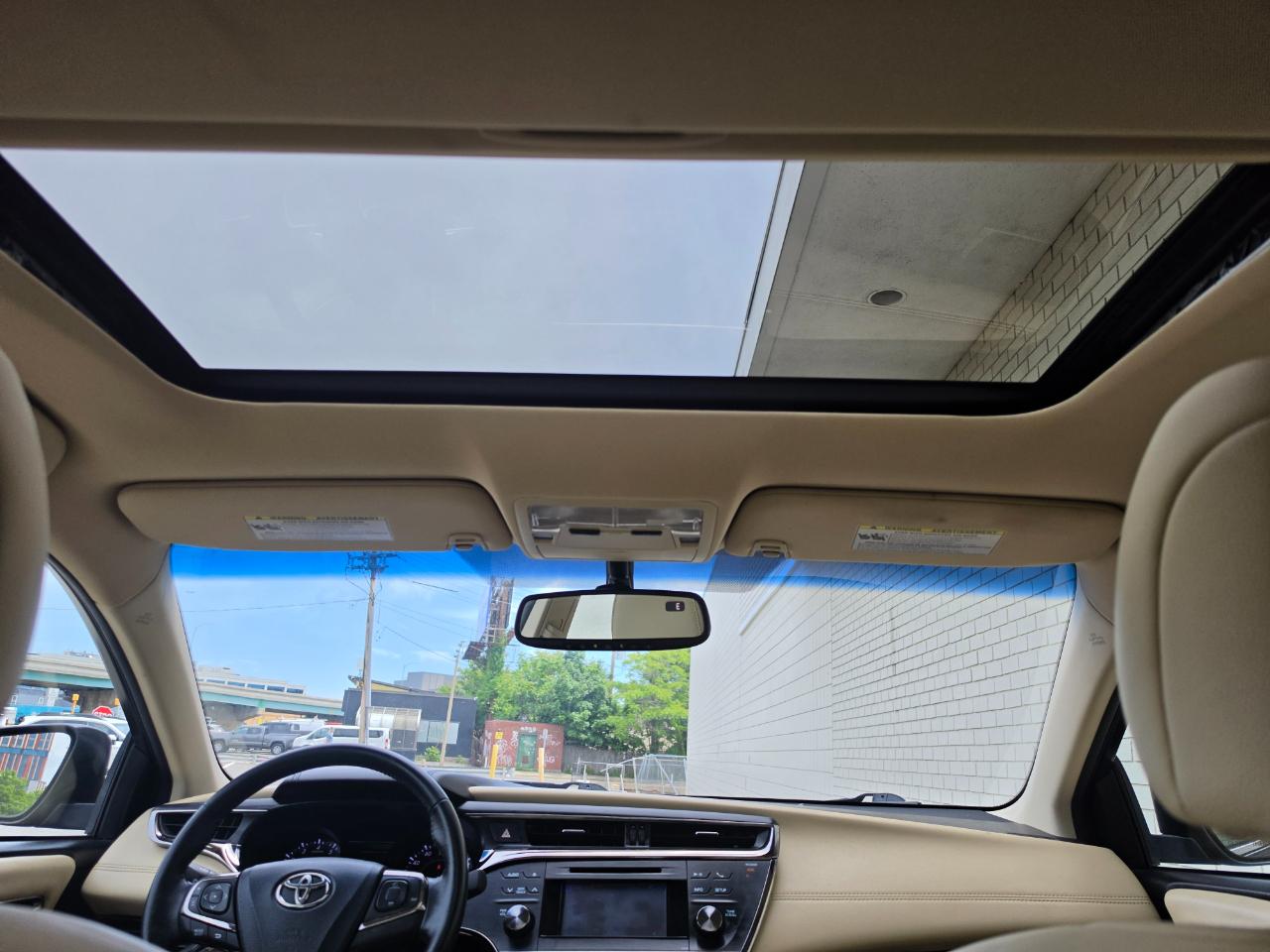 Toyota Avalon 4dr Sdn XLE Premium (Natl) 2013