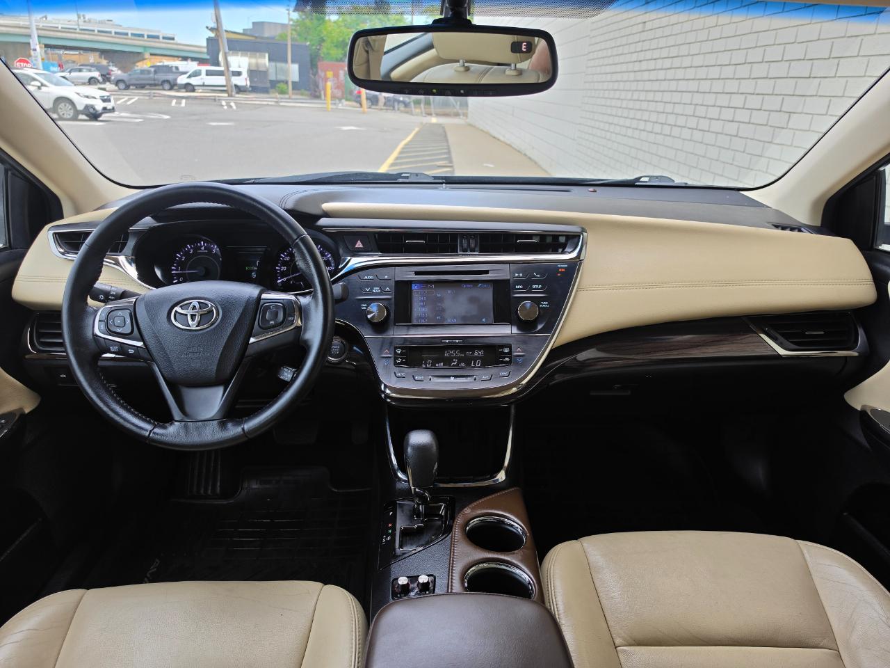 Toyota Avalon 4dr Sdn XLE Premium (Natl) 2013