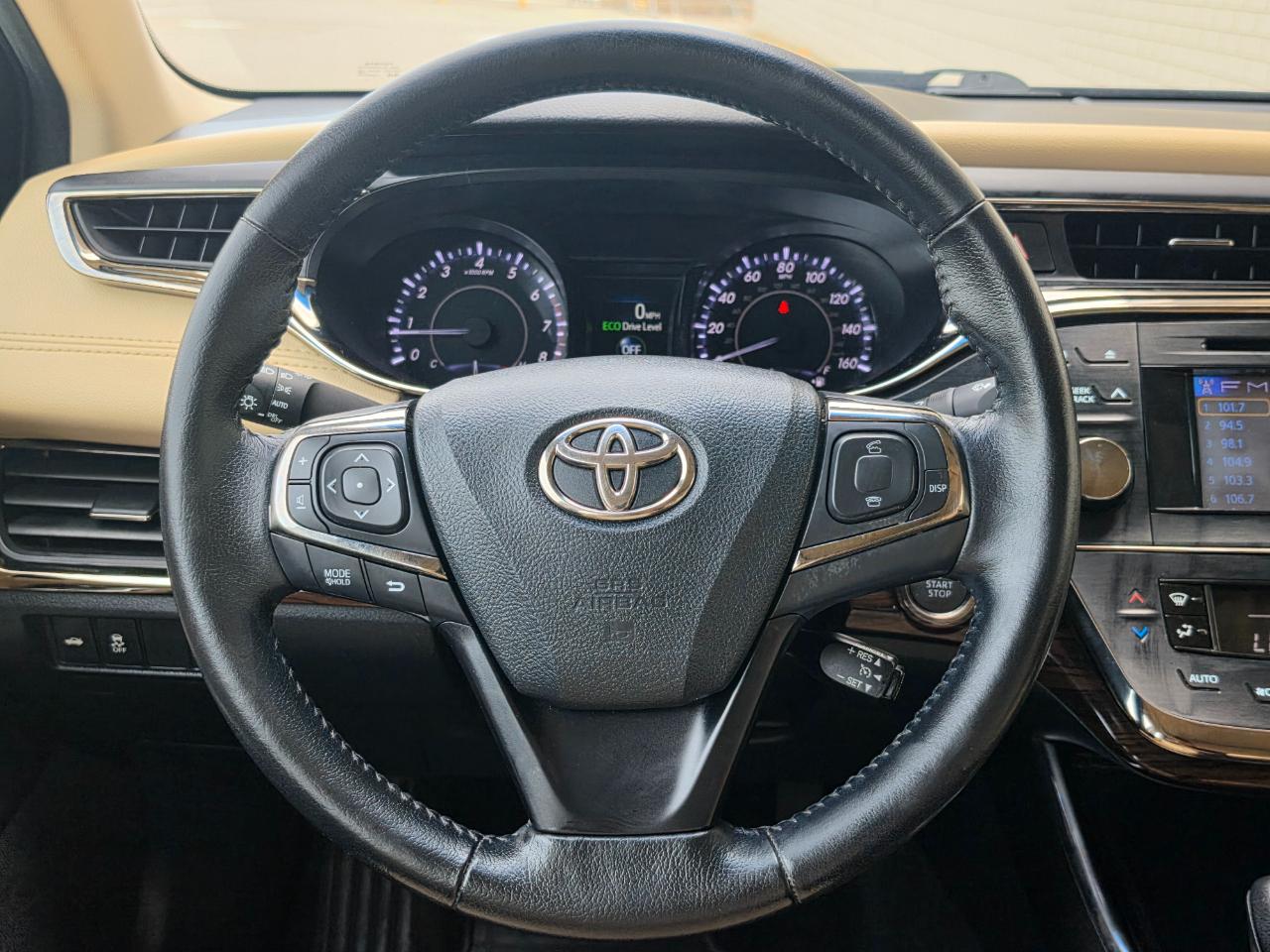 Toyota Avalon 4dr Sdn XLE Premium (Natl) 2013