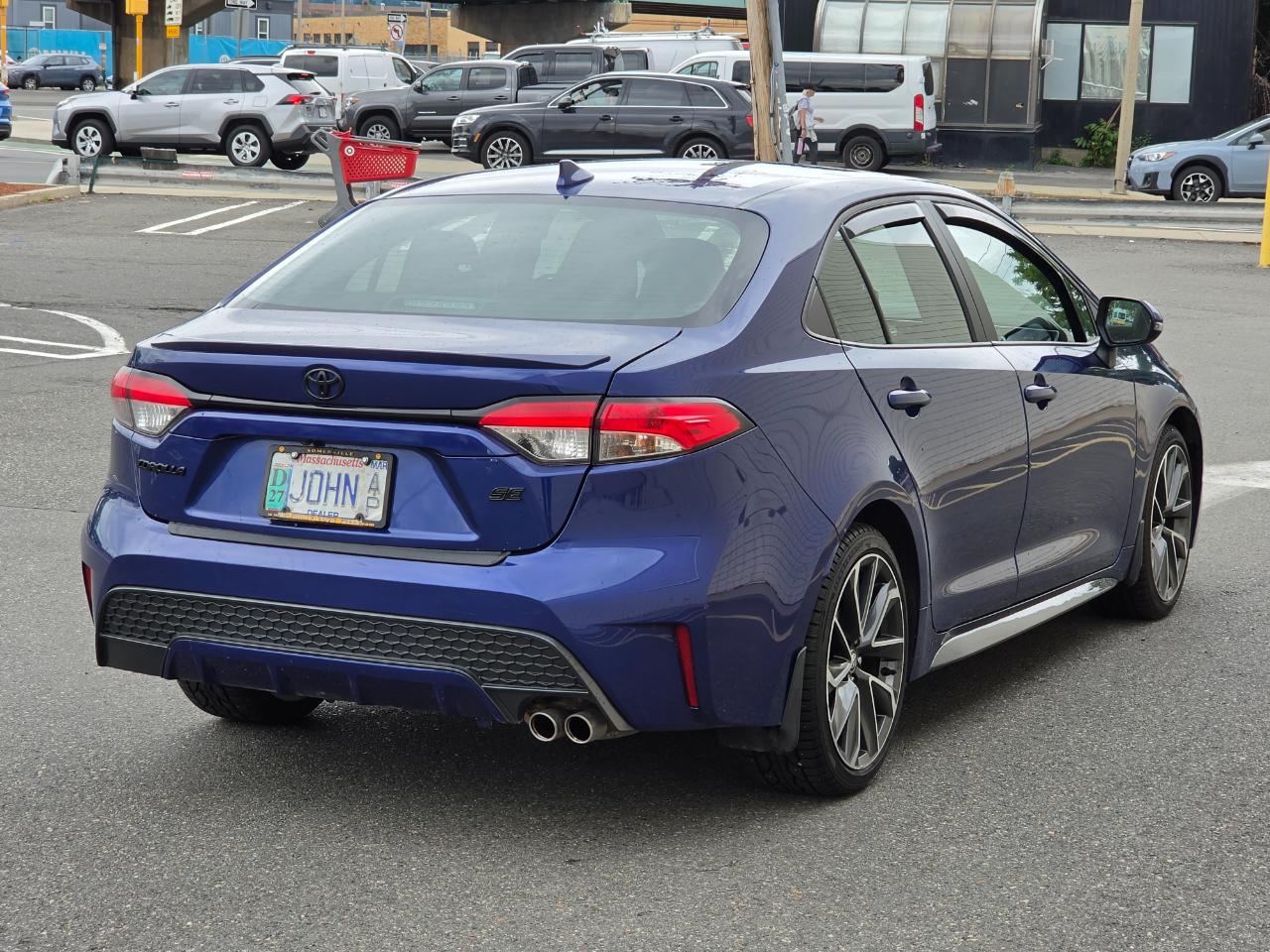 Toyota Corolla SE Nightshade CVT (Natl) 2022