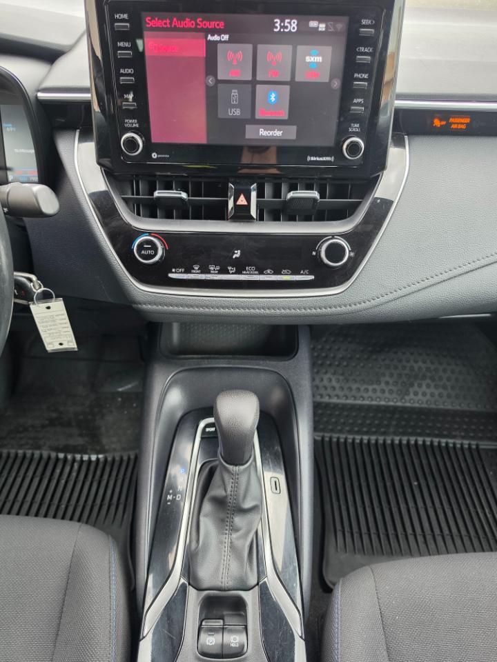 Toyota Corolla SE Nightshade CVT (Natl) 2022