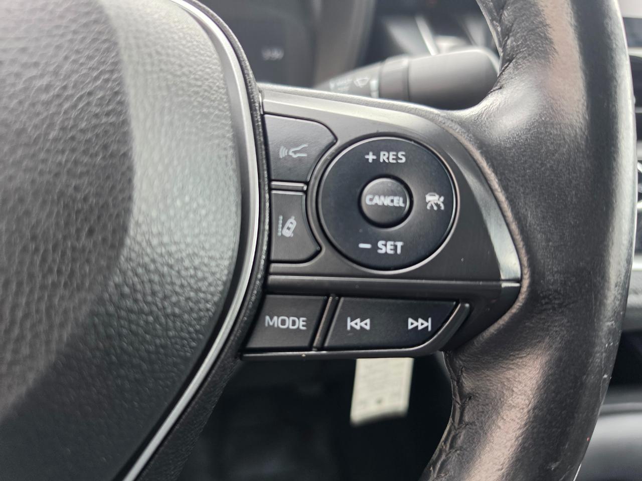 Toyota Corolla SE Nightshade CVT (Natl) 2022