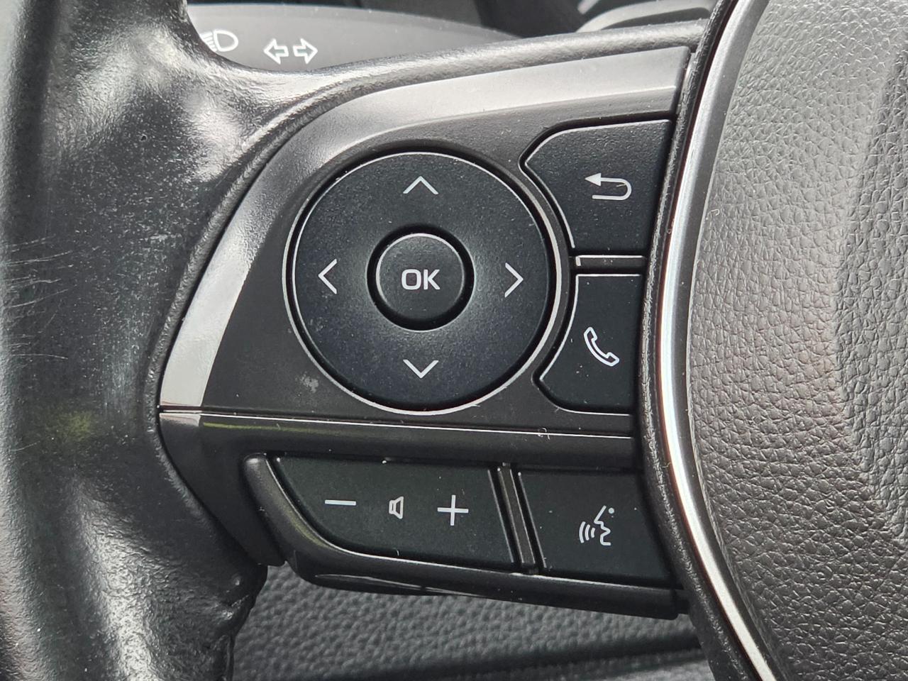 Toyota Corolla SE Nightshade CVT (Natl) 2022